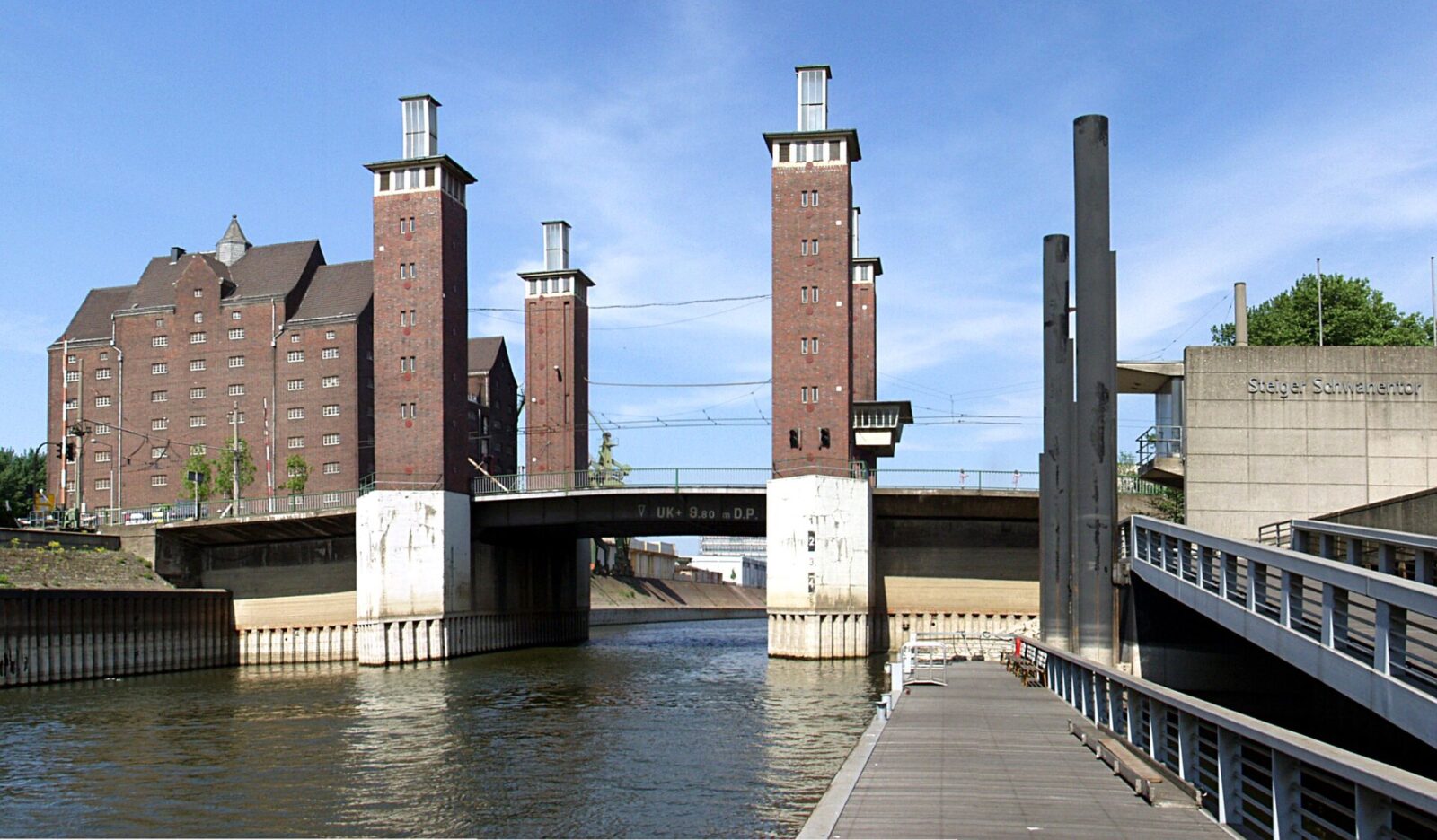 Duisburg: Stadtansicht im Hunde-Almanach