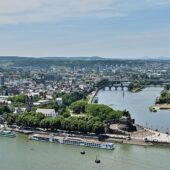 Koblenz mit Hund: Regeln, Hundeschulen & Alltag Koblenz: Stadtansicht im Hunde-Almanach