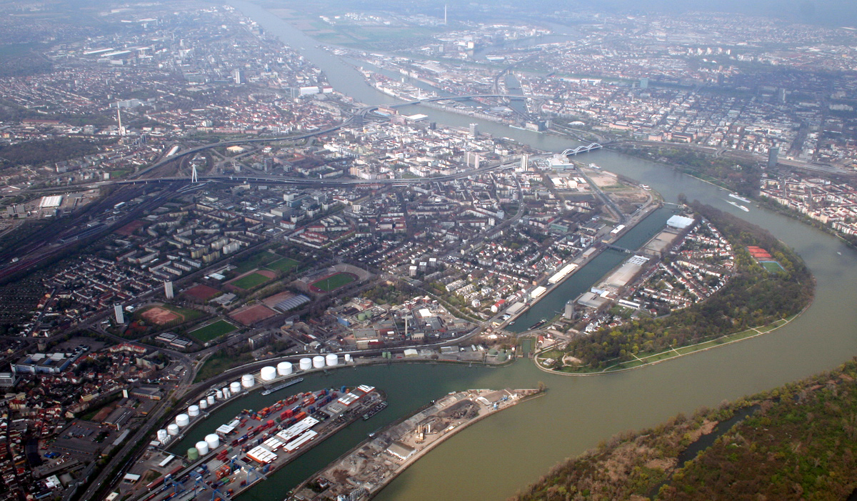 Ludwigshafen am Rhein: Stadtansicht im Hunde-Almanach