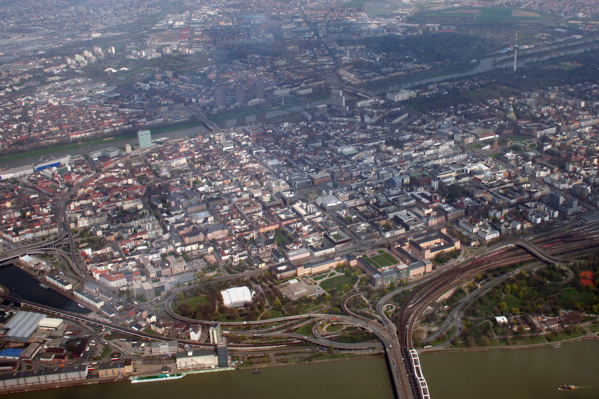 Mannheim: Stadtansicht im Hunde-Almanach
