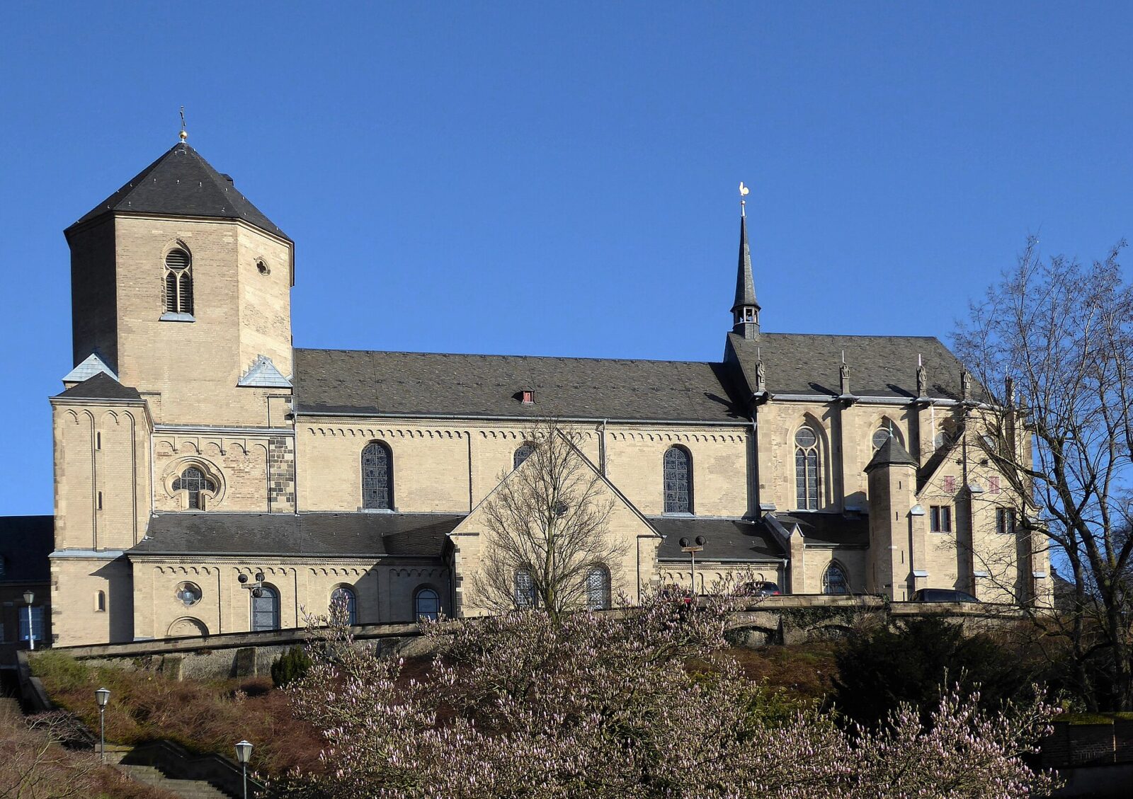 Mönchengladbach: Stadtansicht im Hunde-Almanach