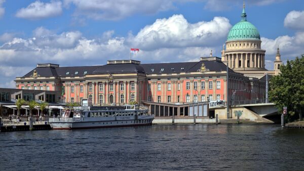 Potsdam: Stadtansicht im Hunde-Almanach