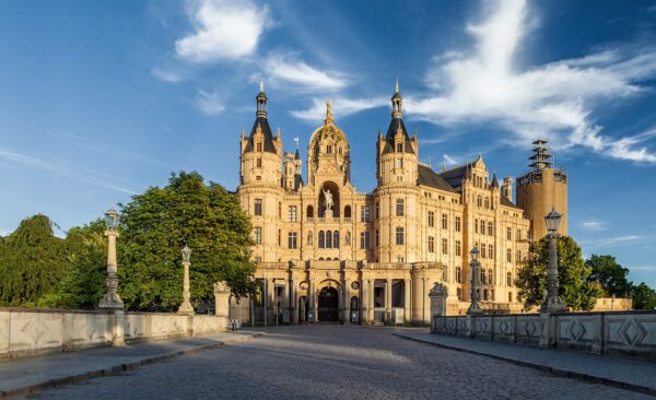 Schwerin: Stadtansicht im Hunde-Almanach