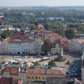 Wismar mit Hund: Regeln, Hundeschulen & Alltag Wismar: Stadtansicht im Hunde-Almanach