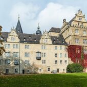 Wolfsburg: Stadtansicht im Hunde-Almanach